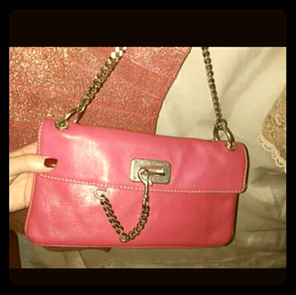 Pink leather shoulder bag